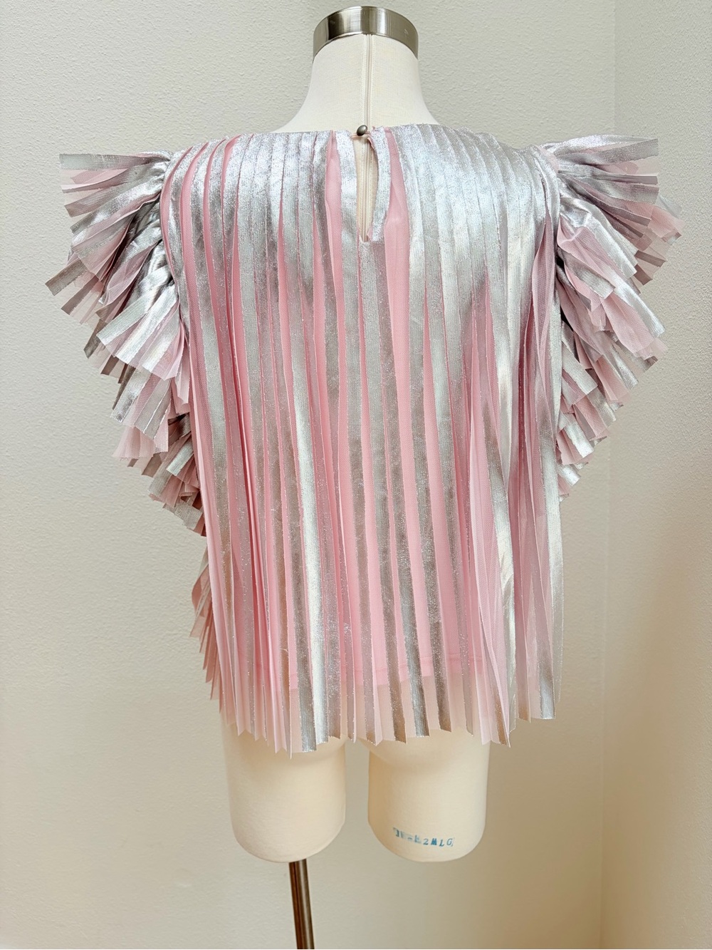 Anthropologie Pleated Foil Top Statement Blouse Metallic Pink Silver Size Small - Picture 7 of 14